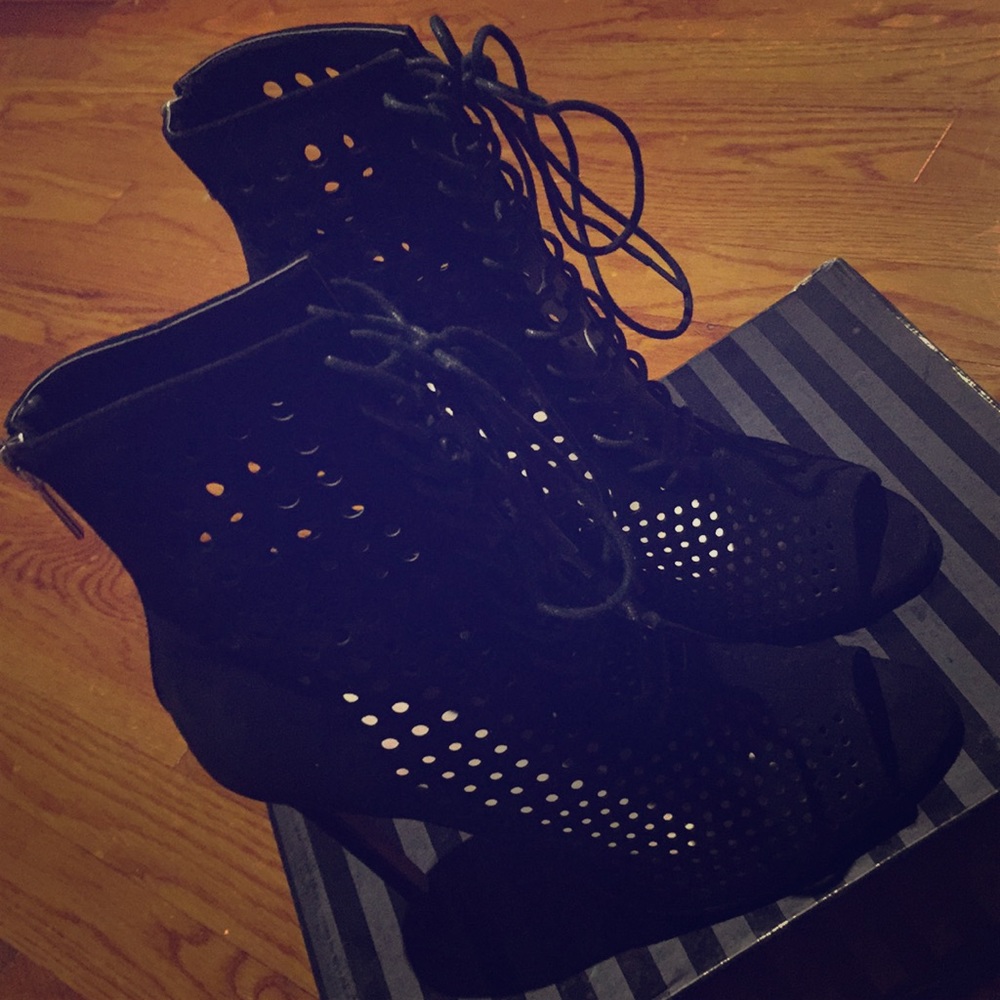 Black lace up Bootie